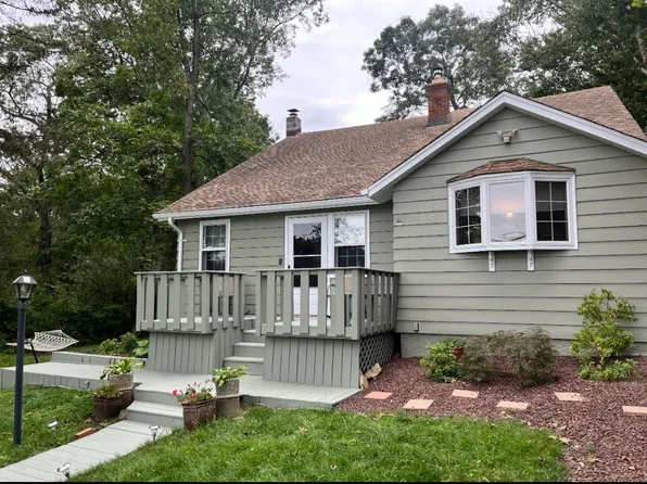 43 Bellot Rd, Ringwood, NJ 07456