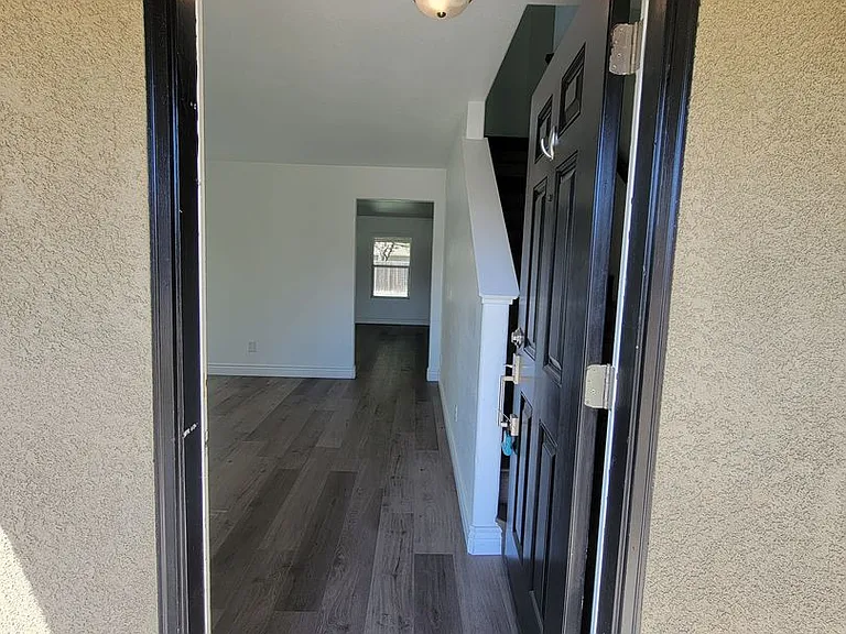 4448 W Rialto Ave — Photo 2