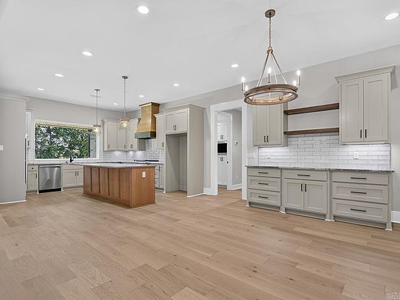 4th image of 333 Heritage Grove Rd