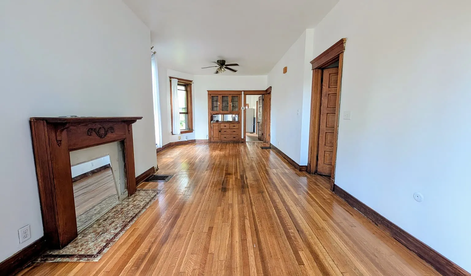 2 bed, 1200 sqft, $2,200 — Photo 2