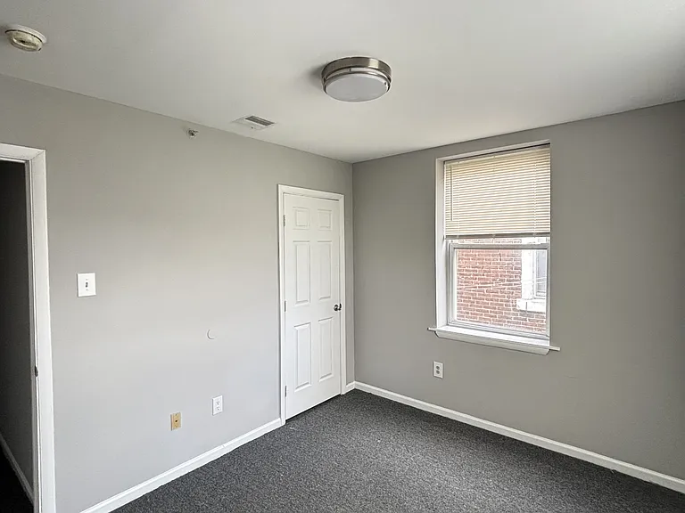 1704 W Diamond St #3F — Photo 8