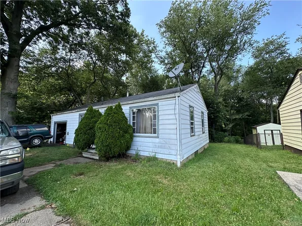 505 Harrison St, Louisville, OH 44641