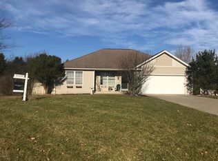 53466 W Ridgeview Cir, Paw Paw, MI 49079