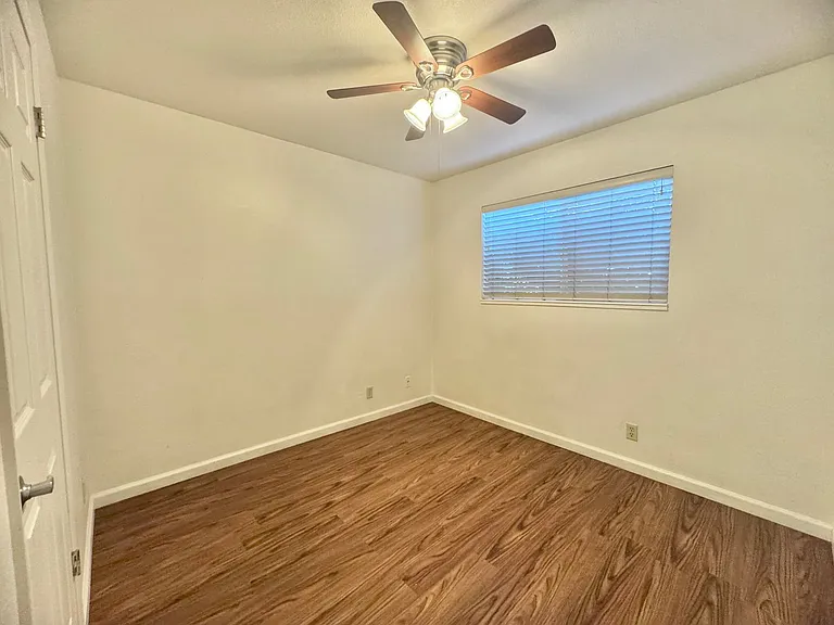 1154 Magnolia Ave — Photo 5