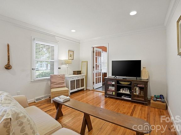 3rd image of 205 Faile St