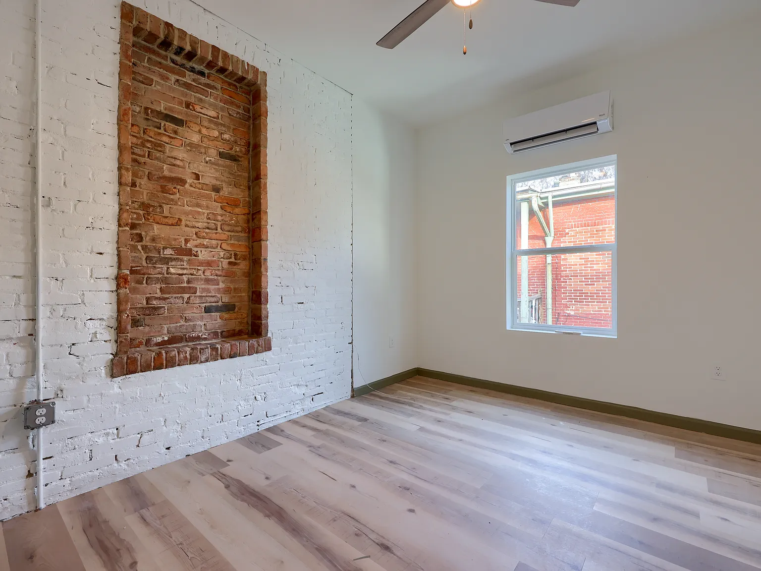 725 N Duke St — Photo 4