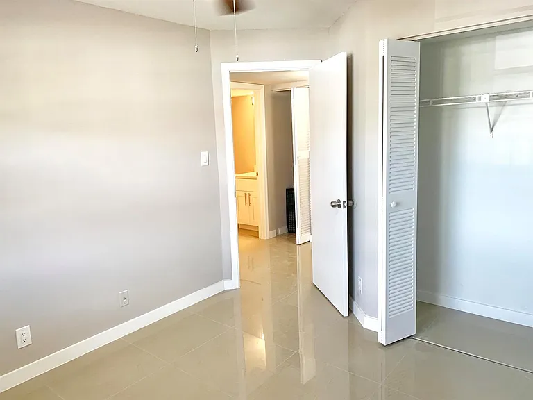 2750 Forest Hills Blvd #208 — Photo 21