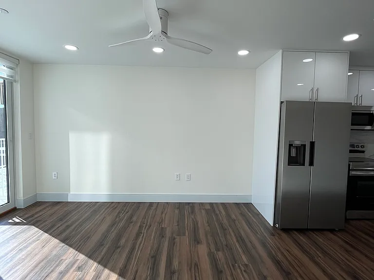 4906 Spruce St #208 — Photo 8
