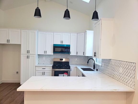 5th image of 2631 S Manhattan Pl #2633-3/4
