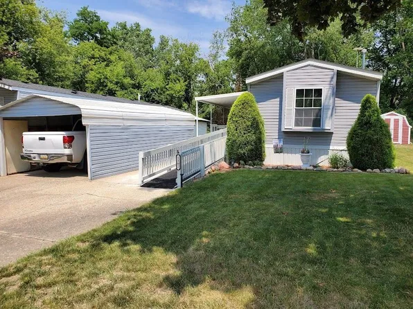 1102 Ranney Dr, Greenville, MI 48838