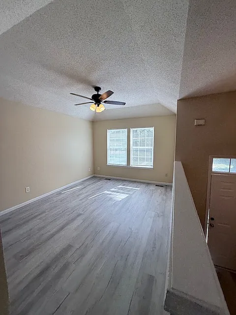 3 bed, 1434 sqft, $1,450 — Photo 4