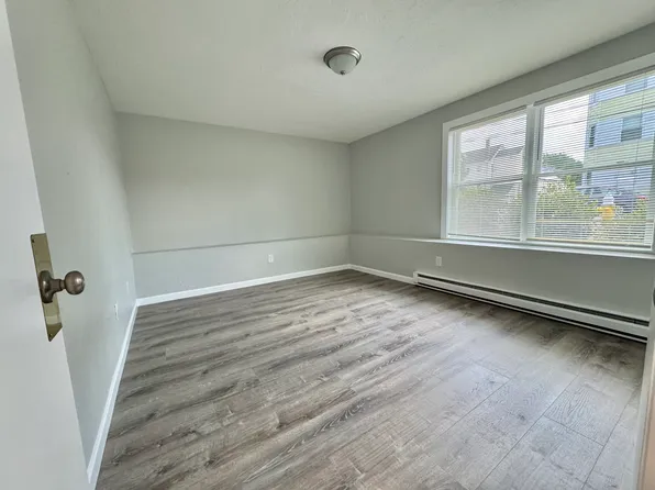 5 Fales St #1-A, Worcester, MA 01606