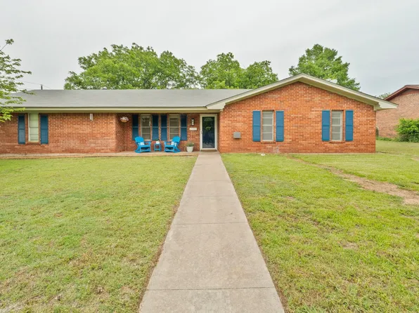 2585 Jasmine St, Stephenville, TX 76401