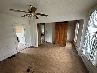 4th image of 3107 E New York St