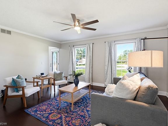 4th image of 400 Seneca Ct