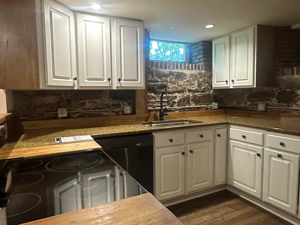 233 Pearl St #1