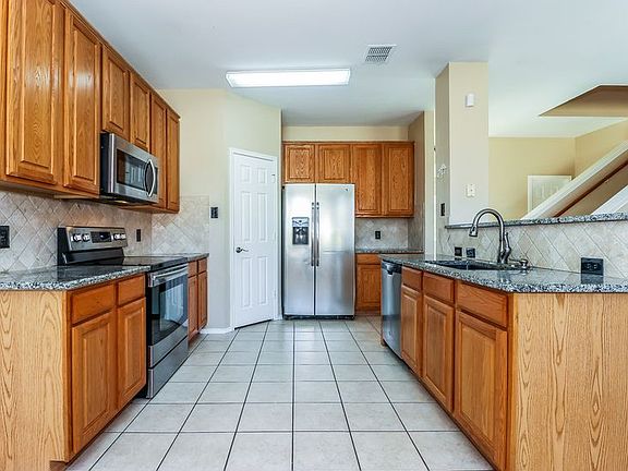 4th image of 1304 Blue Gill Ct