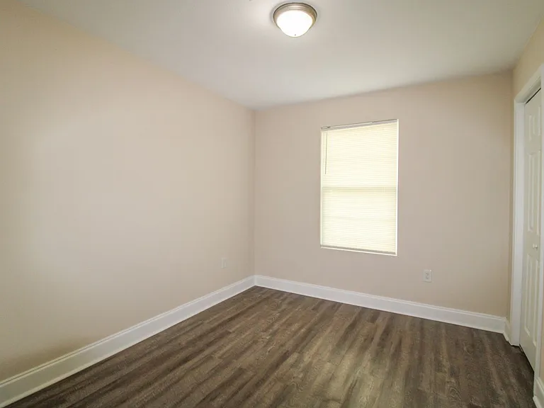 140 Meadows Ln — Photo 15