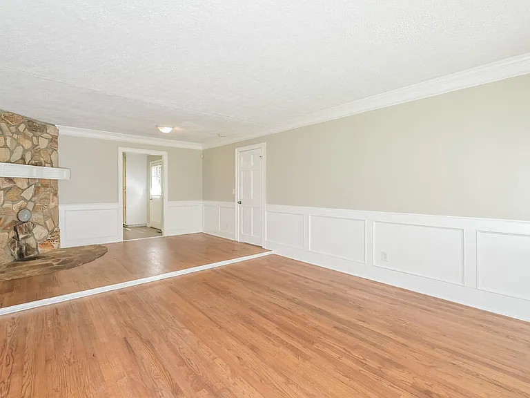 43 Pool Cir — Photo 4