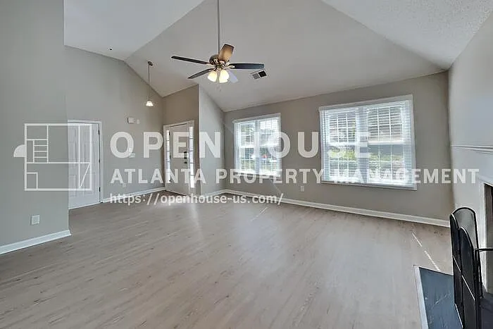 3 bed, 2.0 bath, 1344 sqft, $1,975 — Photo 4