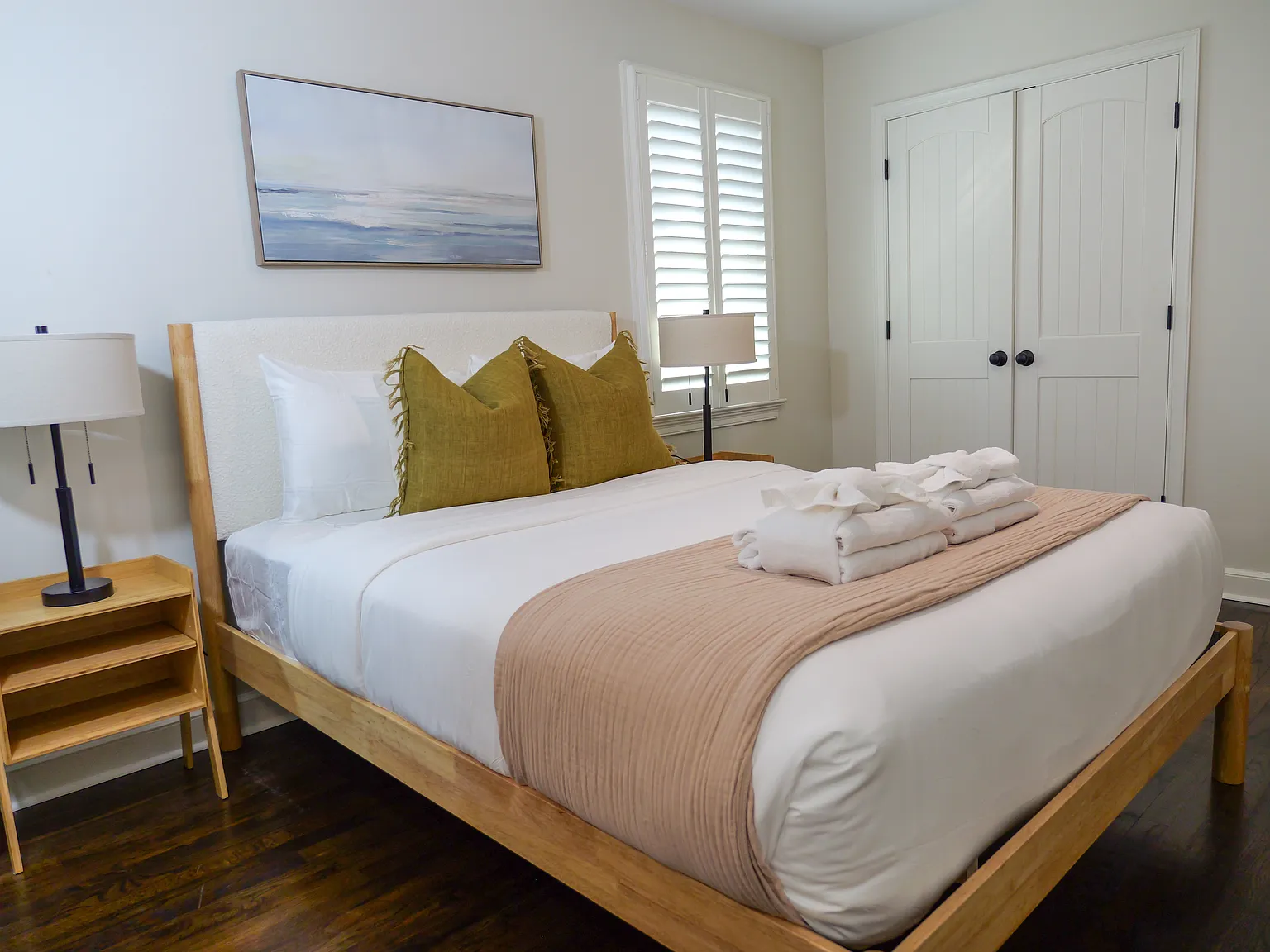 2 bed, 800 sqft, $2,600 — Photo 2