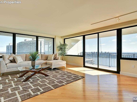 5th image of 1500 Palisade Ave APT 26a