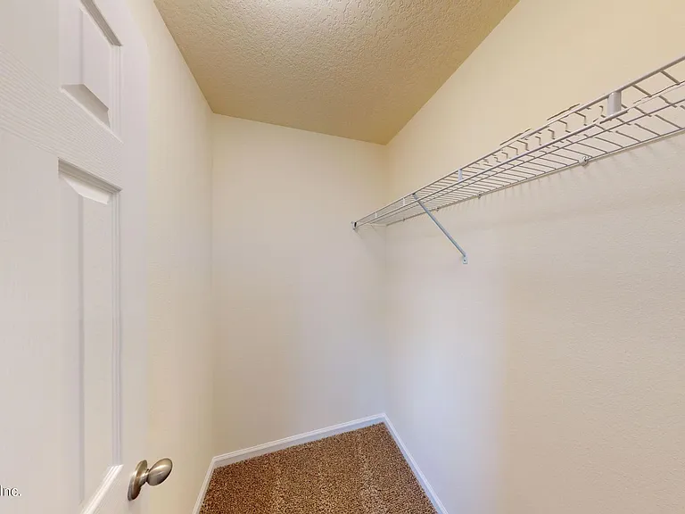 810 Capitol Pkwy — Photo 14
