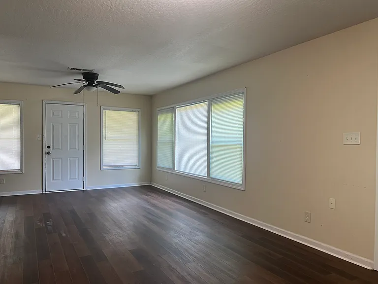 108 Azalea Dr — Photo 7