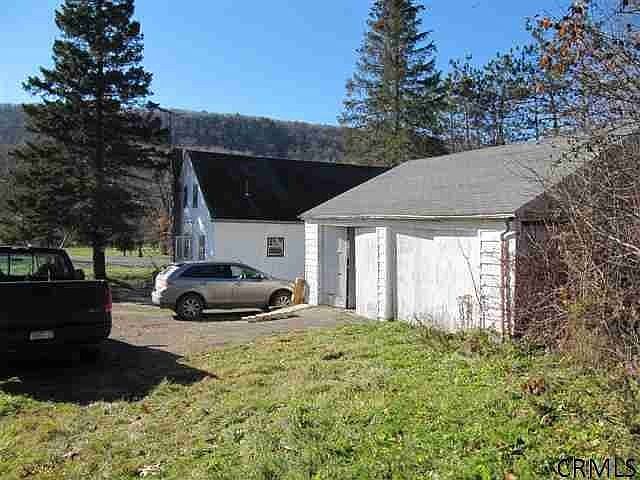 2nd image of 1396 Helderberg Trl