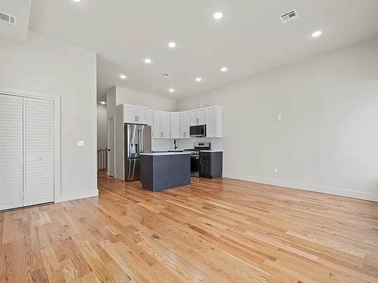 150 W Side Ave #2 — Photo 3