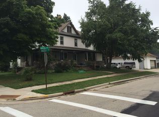 N90W16558 Roosevelt Dr, Menomonee Falls, WI 53051