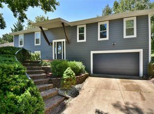 437 Whitree Ln, Chesterfield, MO 63017