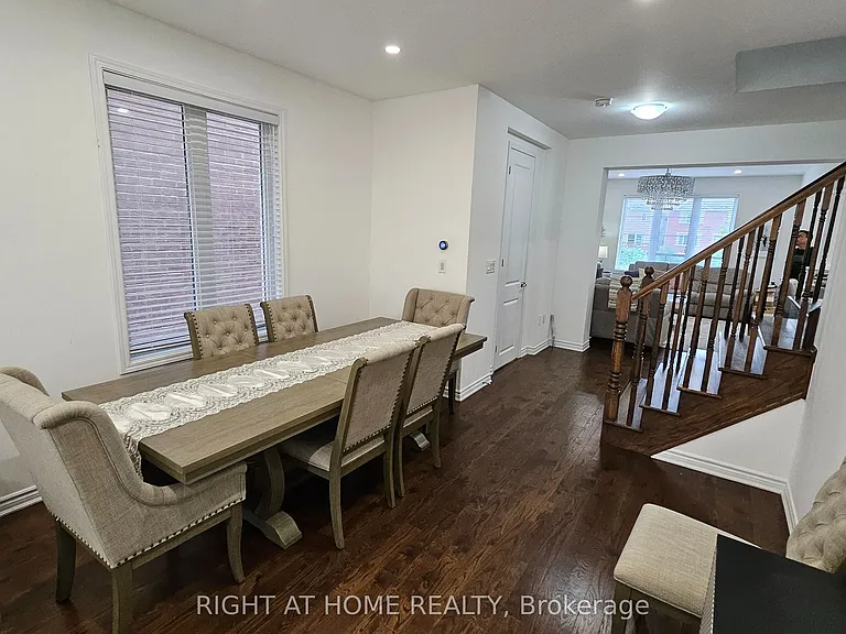 1206 Duignan Cres #UPPER — Photo 7