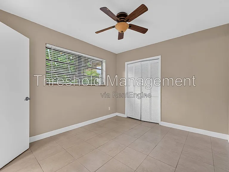 19632 NE 12th Pl — Photo 36