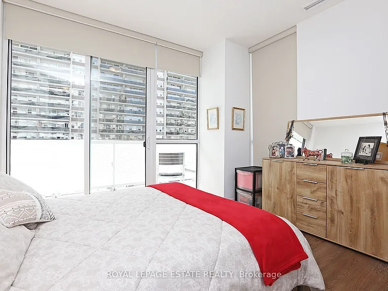 101 Erskine Ave #510 — Photo 13