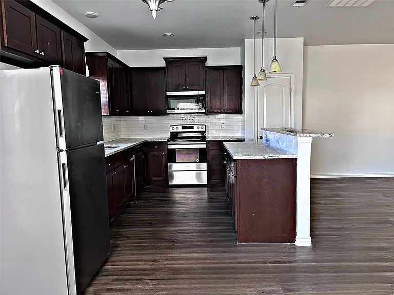 4916 Villas Dr #4916 — Photo 6