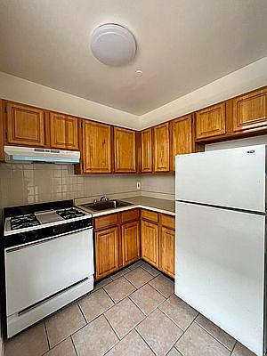 5th image of 451 W 166th St #3C