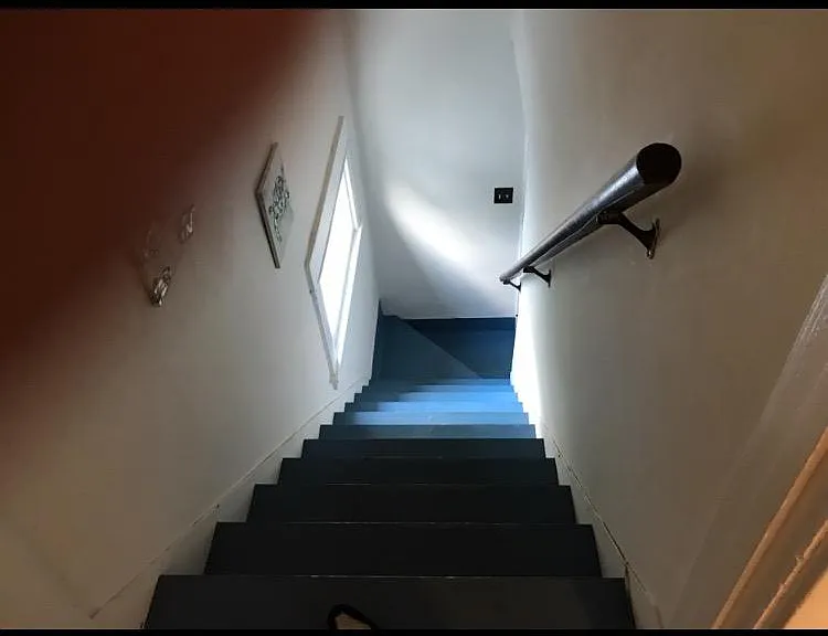 stairs to apt