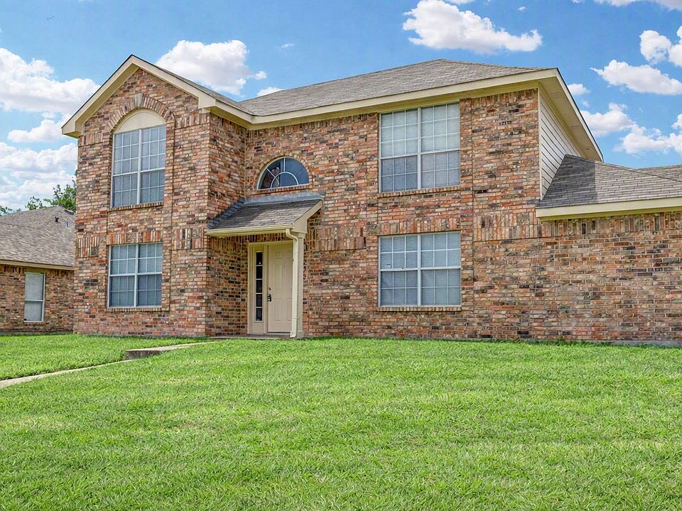 1st image of 202 Lavender Dr
