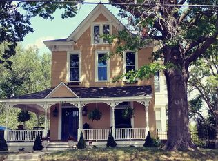 145 Clark Ave, Bonner Springs, KS 66012
