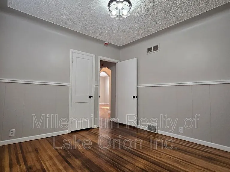 614 E Tennyson Ave — Photo 13