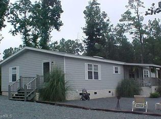 227 Seminole Point Ln, Siler City, NC 27344