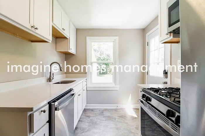 1314 Schirmer Ave — Photo 6