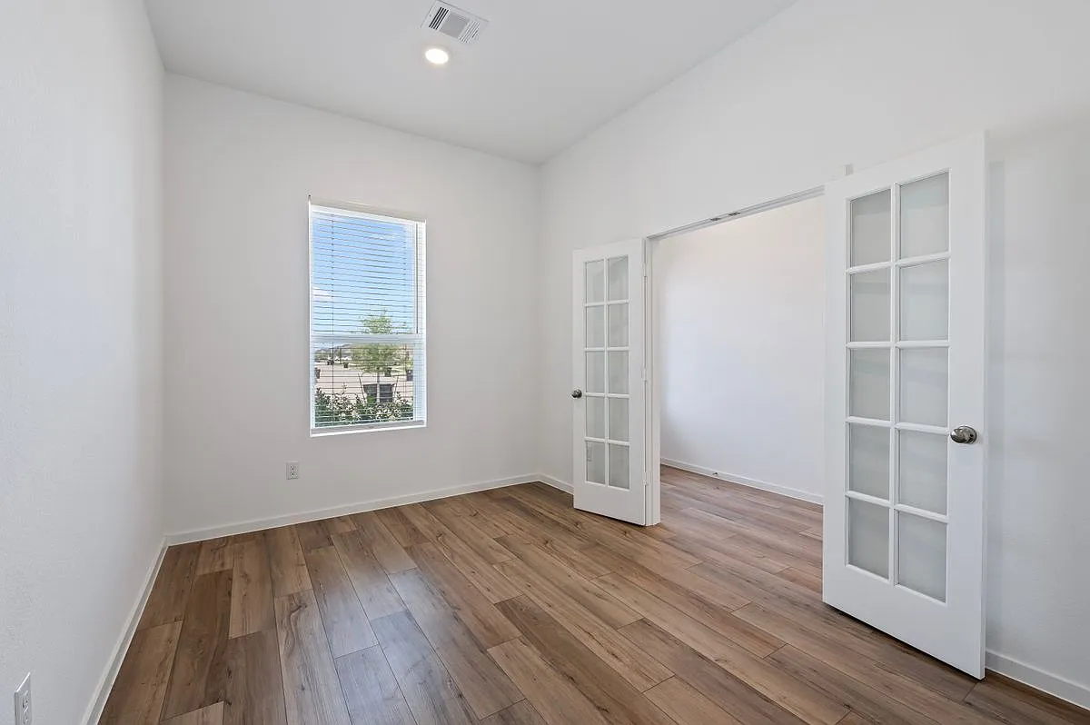 4 bed, 3.5 bath, 2520 sqft, $3,400 — Photo 4