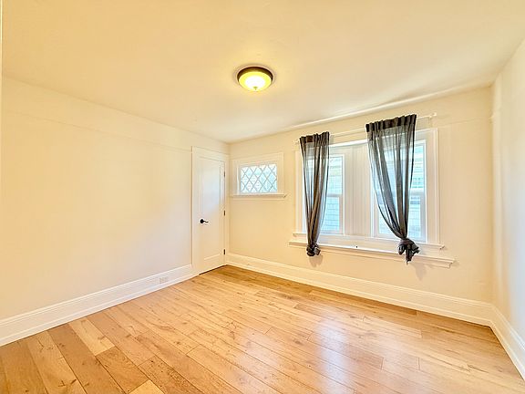 4th image of 3827 West St #A