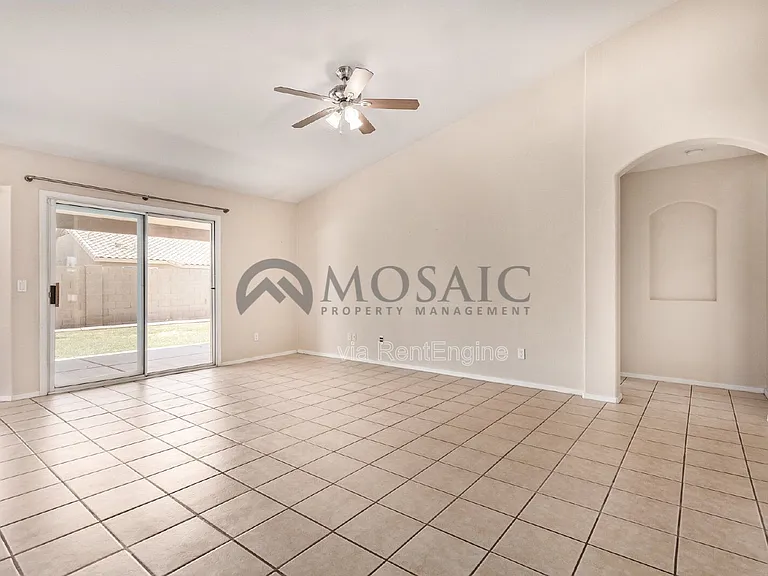 2135 E Brooks St — Photo 11