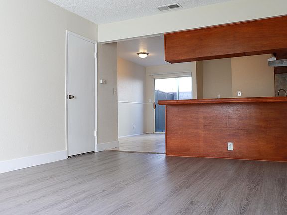3rd image of 1324 Winn Dr APT B