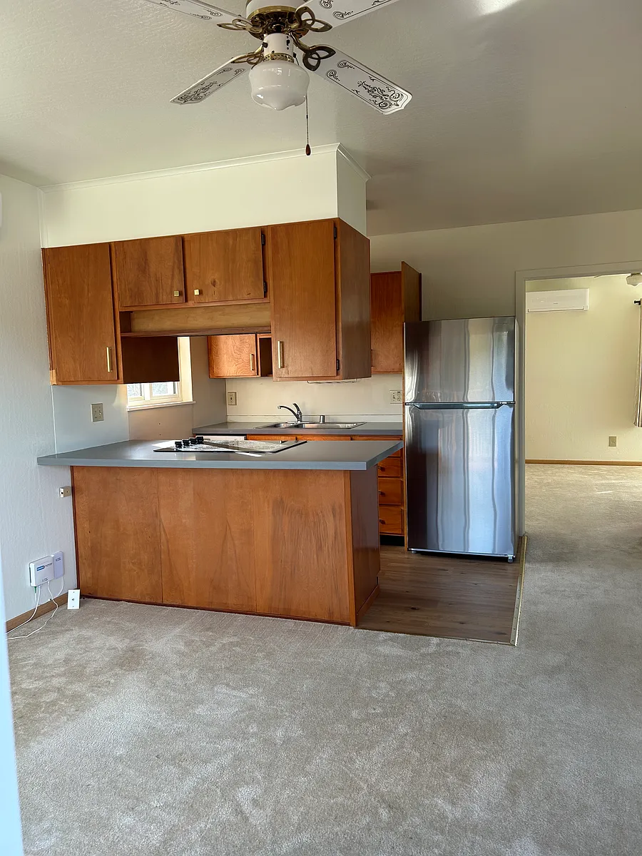 Building Photo - 6104 Bernhard Ave #A