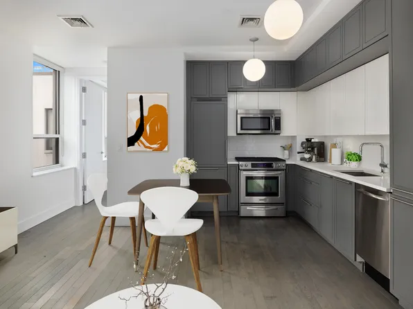 416 West 52nd Street 704 image 2 of 20