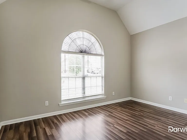 700 Waterford Ln — Photo 10